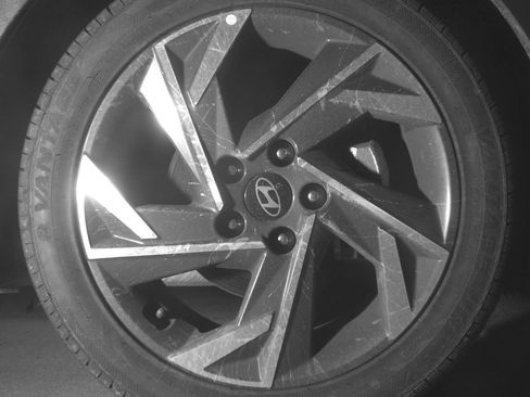 Used 2025 Hyundai Elantra SEL FWD image 13