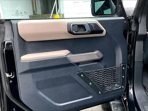 Used 2022 Ford Bronco Wildtrak image 9