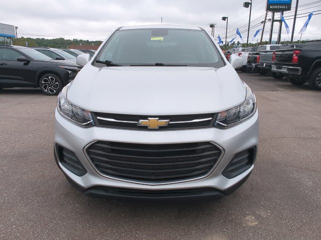 Used 2022 Chevrolet Trax LS w/ Tint and Cruise Package AWD/4WD image 4