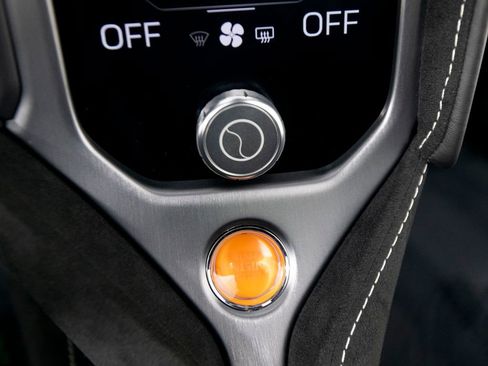 Used 2025 McLaren 750S RWD image 21