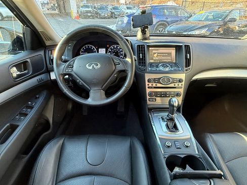 Used 2011 INFINITI G37 X w/ Premium Pkg image 12