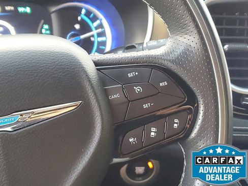 Used 2021 Chrysler Pacifica Limited w/ Premium & Safety Sphere Group image 38