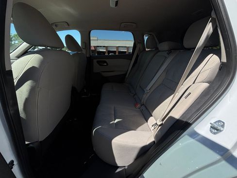 Used 2025 Nissan Rogue SV AWD/4WD image 27