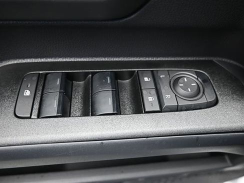 Used 2025 Toyota 4Runner SR5 AWD/4WD image 5