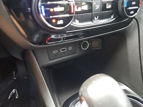 Used 2021 Buick Encore GX Select AWD/4WD image 21