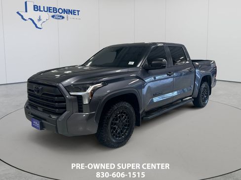Used 2025 Toyota Tundra SR5 w/ SR5 Premium Package AWD/4WD image 1