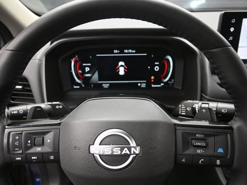 Used 2025 Nissan Rogue SL image 10