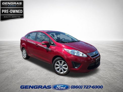 Used 2013 Ford Fiesta SE FWD image 1