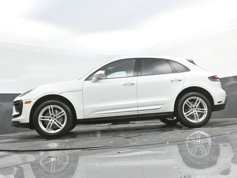 Used 2022 Porsche Macan image 33