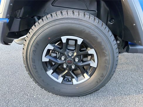 Used 2025 Jeep Wrangler Unlimited Rubicon AWD/4WD image 16