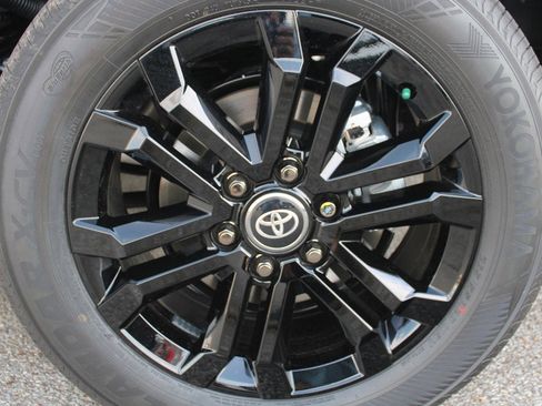 Used 2026 Toyota 4Runner 4WD image 10