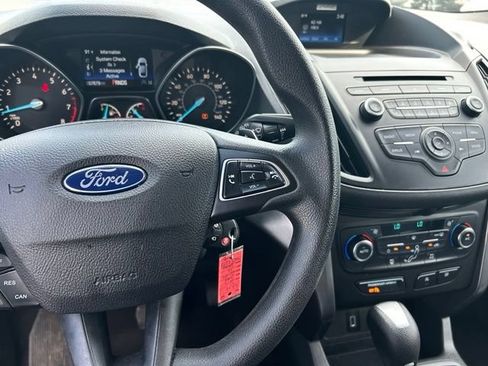 Used 2017 Ford Escape SE AWD/4WD image 12