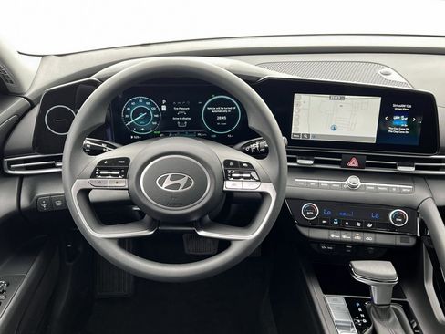 New 2025 Hyundai Elantra Blue image 17