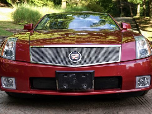 Used 2004 Cadillac XLR RWD image 19