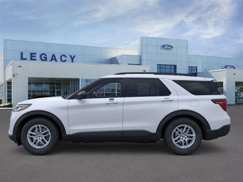 New 2026 Ford Explorer Active w/ Active Comfort Package image 3