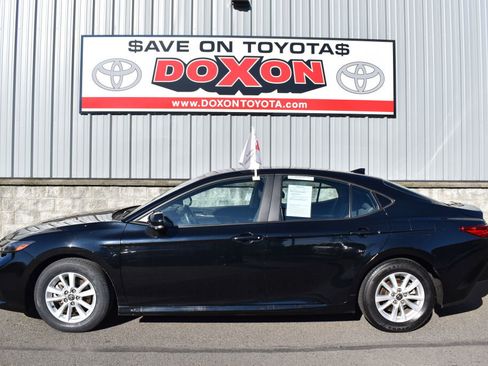 Certified 2025 Toyota Camry LE image 4