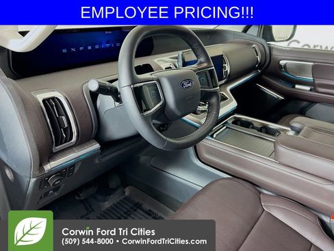 New 2026 Ford Expedition Max Platinum w/ Platinum Ultimate Package AWD/4WD image 3