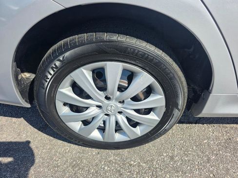 Used 2013 Toyota Corolla LE image 19