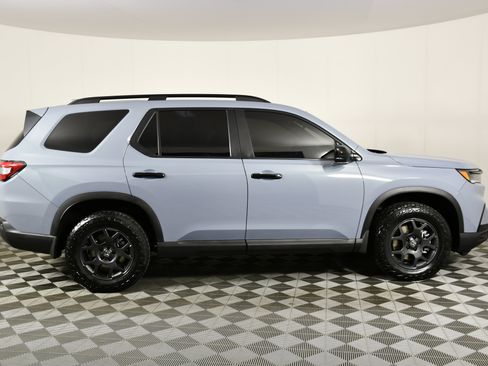 Certified 2024 Honda Pilot TrailSport image 5