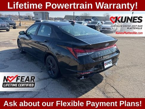 Used 2022 Hyundai Elantra SEL FWD image 7