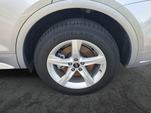 Used 2023 Audi Q5 2.0T Premium w/ Convenience Package image 5