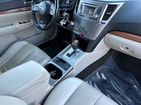 Used 2013 Subaru Outback 2.5i Limited w/ Moonroof Pkg image 30