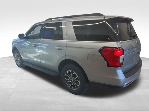 Used 2024 Ford Expedition XLT image 15