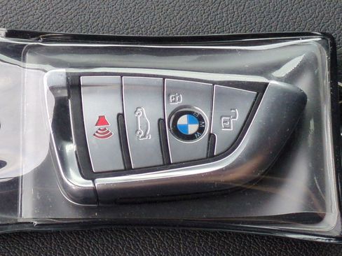 Used 2021 BMW X5 xDrive45e w/ Parking Assistance Package AWD/4WD image 36