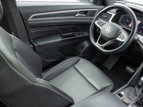 Used 2020 Volkswagen Atlas Cross Sport SEL image 23