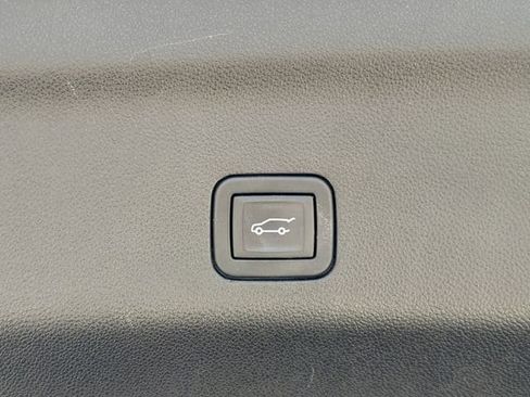 Used 2024 GMC Yukon XL Denali RWD image 37