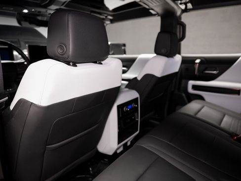 Used 2024 GMC Hummer EV 2X image 65