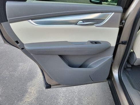 Used 2023 Cadillac XT5 Premium Luxury w/ Technology Package AWD/4WD image 15