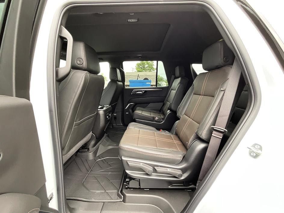 New 2026 Chevrolet Tahoe High Country w/ Sun And Tow Package AWD/4WD image 25