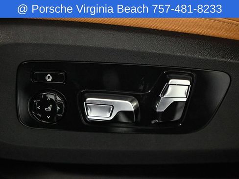 Used 2025 BMW X7 xDrive40i w/ Premium Package AWD/4WD image 25