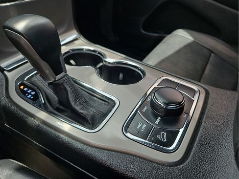 Used 2019 Jeep Grand Cherokee Limited w/ Luxury Group II AWD/4WD image 20