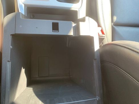 Used 2023 Ford Explorer XLT w/ Equipment Group 202A image 23