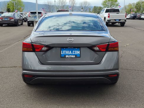 Used 2025 Nissan Altima 2.5 S FWD image 13