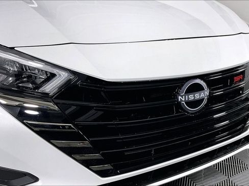 New 2025 Nissan Versa SR w/ Trunk Package image 35