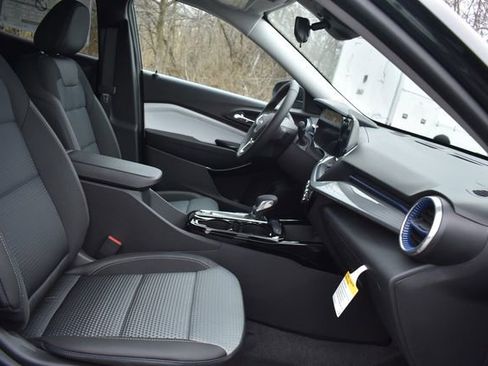 New 2026 Chevrolet Trax LT w/ Driver Confidence Package image 13