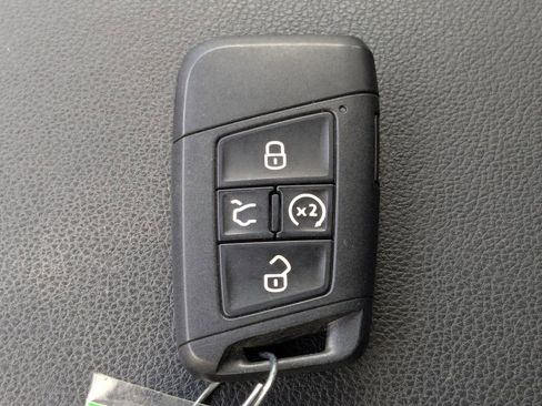 Used 2023 Volkswagen Tiguan SE R-Line FWD image 35