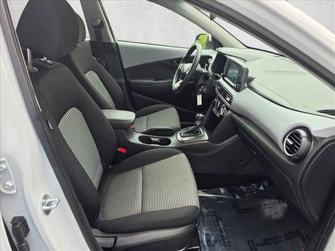 Used 2018 Hyundai Kona SE FWD image 11
