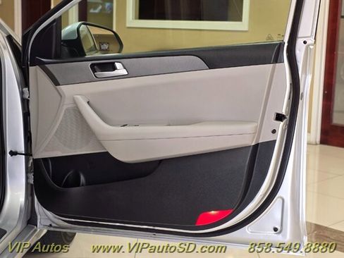 Used 2016 Hyundai Sonata SE image 12