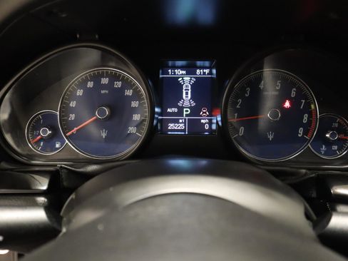 Used 2018 Maserati GranTurismo Sport image 36