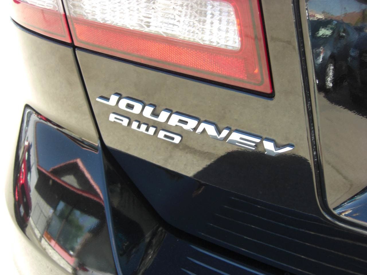 Used 2017 Dodge Journey Crossroad AWD/4WD image 14