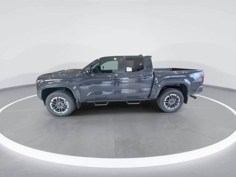 Certified 2025 Toyota Tacoma TRD Sport AWD/4WD image 5