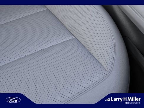 New 2026 Ford Explorer Platinum w/ LUX Leather Package image 16