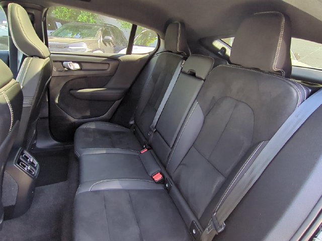 Certified 2023 Volvo C40 P8 Recharge Ultimate w/ Protection Package Premier AWD/4WD image 26