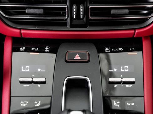 New 2026 Porsche Macan image 18