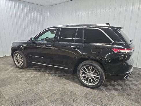 Used 2023 Jeep Grand Cherokee Summit w/ Luxury Tech Group V AWD/4WD image 4