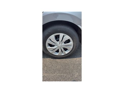 Used 2025 Nissan Versa S FWD image 22